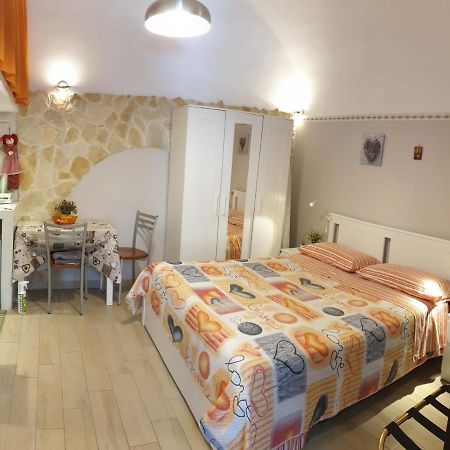 Giovanni S Little House Катанія Екстер'єр фото