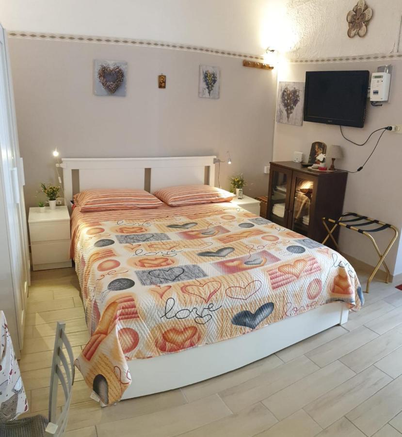 Giovanni S Little House Катанія Екстер'єр фото